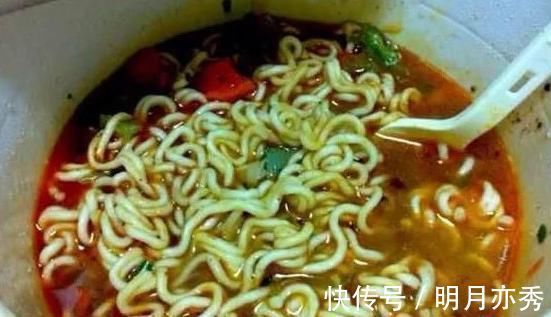 牛奶|早上空腹“禁止”吃3物,饿死也别空腹吃,为了健康不妨了解一下