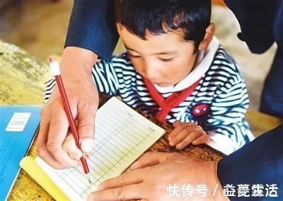 老师|阅卷老师不喜欢的4种字体,是你家孩子吗?考试时千万不能这样写