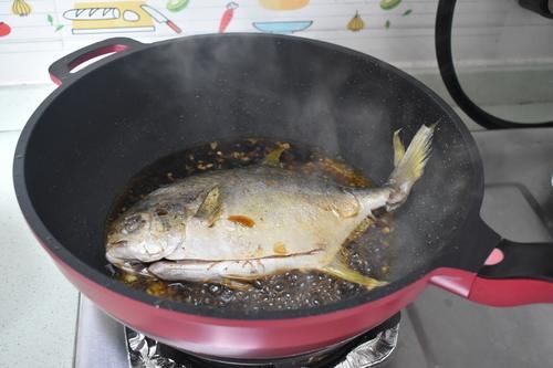 两口子的晚餐，3道家常菜，荤素搭配营养均衡，在家吃饭就是香