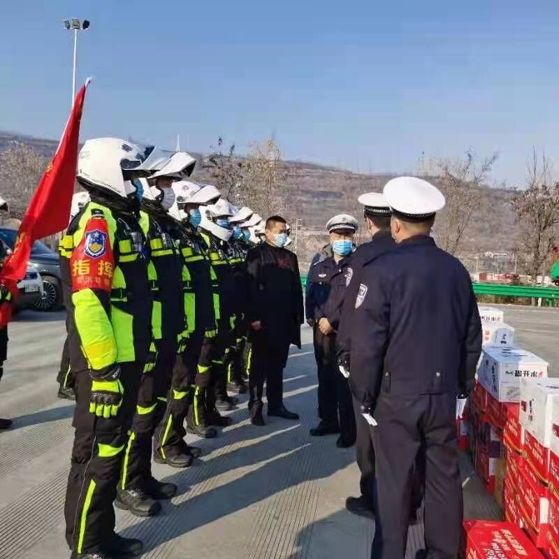 刘君峰|宝鸡：爱心企业送温暖 警民联手战疫情