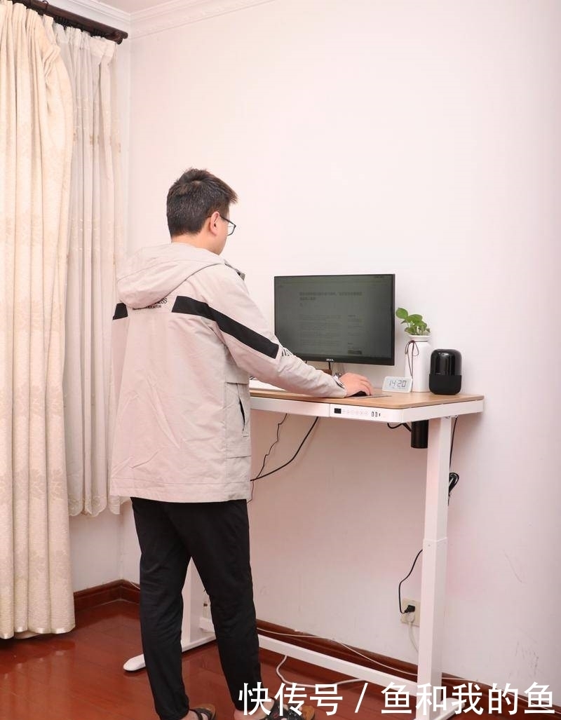 升降|我的梦想桌面,简约大气、智能升降,乐歌E5电动升降桌体验