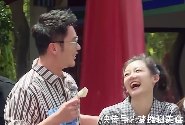 李晨擠到苗苗旁邊合照,女方的站姿太矚目,網(wǎng)友:鄭愷娶了個(gè)寶