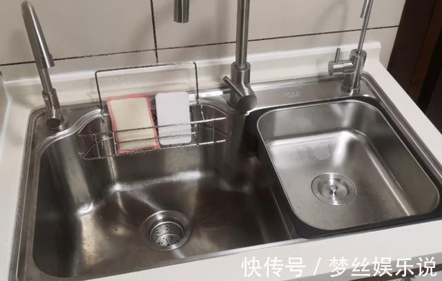 水槽柜|厨房水槽这么选，单槽底部抬高10公分，做成台阶，太好用了吧
