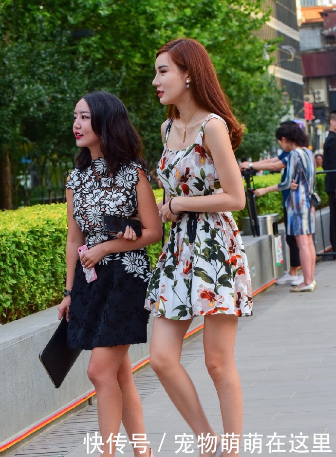 追求|妹子追求清凉,穿沙滩风情的裙子,亮点十足