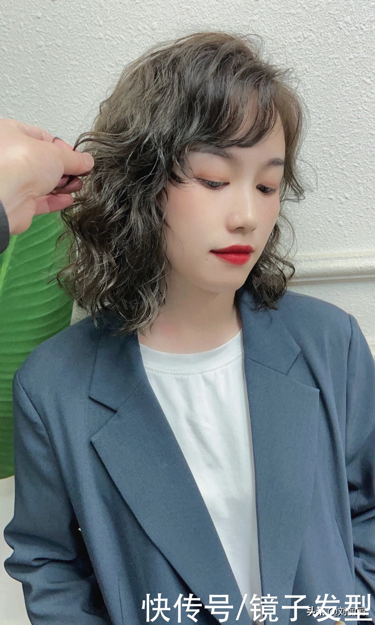 刘丽丽|头发细软少，发型就选这3种，洋气蓬松又瘦脸