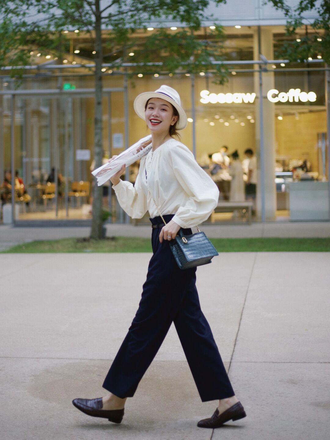 时尚感|秋季怎么穿出时尚感？西装搭配直筒裤干练利落，保暖又舒适