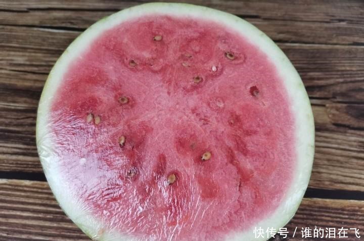 西瓜|吃剩的西瓜,切记不要放冰箱!瓜农教我土方法,放7天照样新鲜