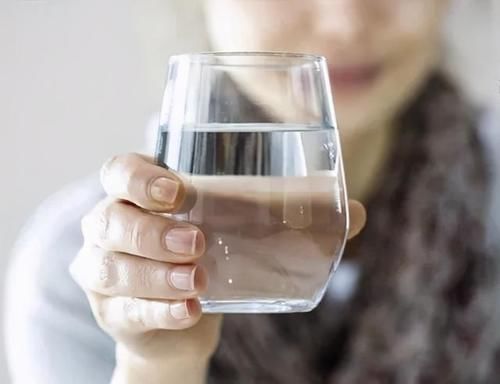 老年人饮水，这四个时间点很重要