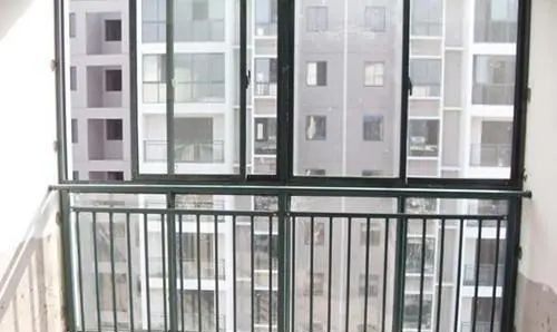 阳台|阳台封了,原来的护栏有必要拆吗?看了朋友的做法,有答案了