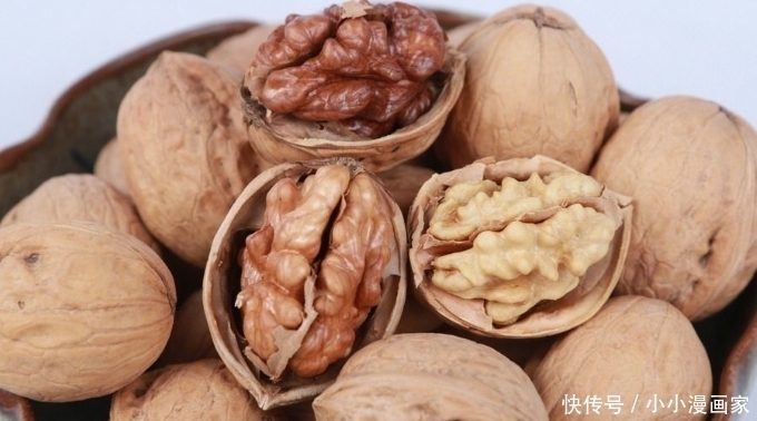 禁忌|提个醒:吃核桃有2大禁忌,却有很多人不清楚,别犯错误了