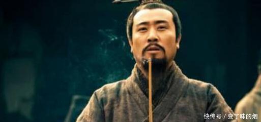 顿时|盗墓贼挖到皇帝陵,进入后看到这一景象,顿时跪在地上!