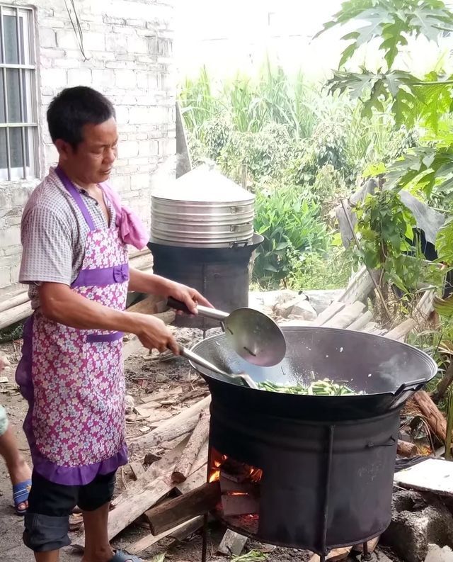 农村|带城里媳妇回农村喝喜酒,花了30份子钱,一上菜她哭了