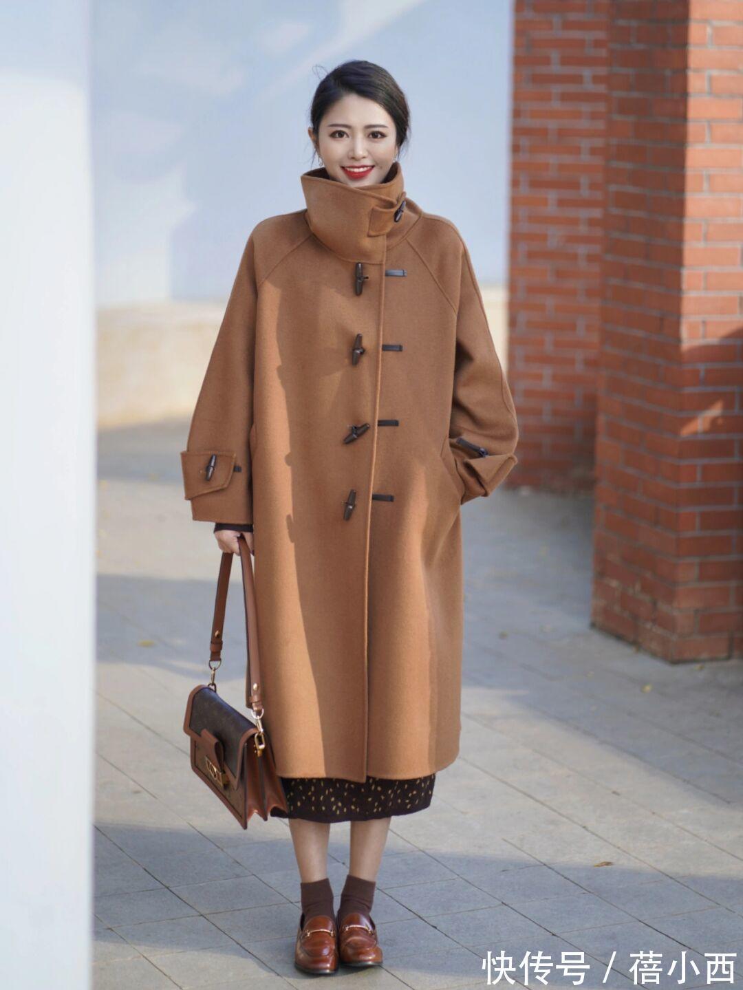 贝雷帽 冬天穿搭进入瓶颈期?学习时髦精们这样穿大衣,轻松展现潮流感