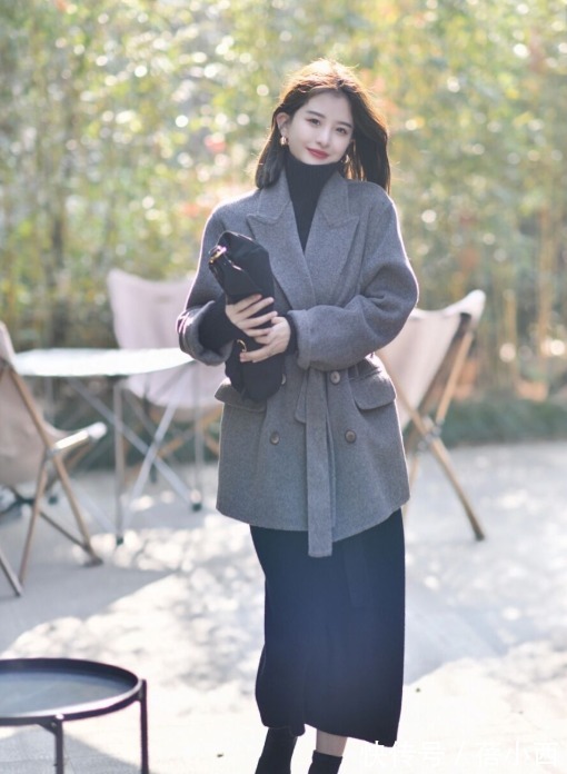 搭配|不管年纪如何,新年都得备上这些时髦的长款大衣,让你气场倍增!