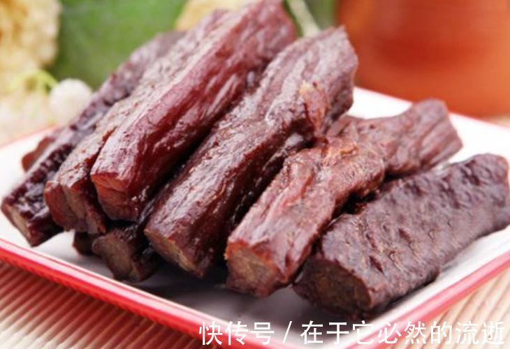 女孩子|女孩子来大姨妈,6种“零嘴”使劲儿吃,大象腿一去不复返