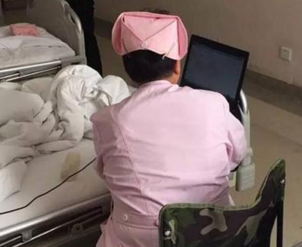 手机|孩子出生后没有鼻子,却拥有两根触角般的“须子”,妈妈悔不当初