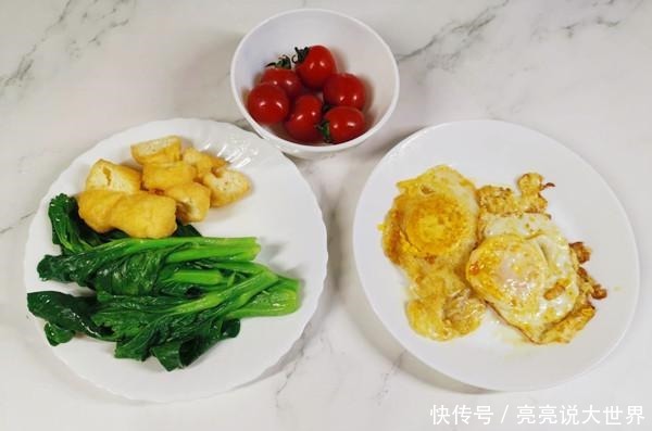  这道小吃作为早餐全家爱吃，食材丰富汤也鲜，表妹见了说能吃两碗