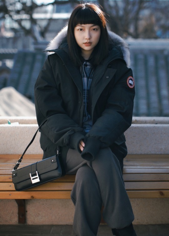 大长腿 女人不管有钱没钱,都要给自己入手“羽绒服”,穿的好看又保暖