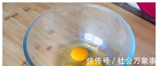 蛋黄|烘焙界的一股清流,比面包好吃,比蛋糕简单,一口平底锅也能做!