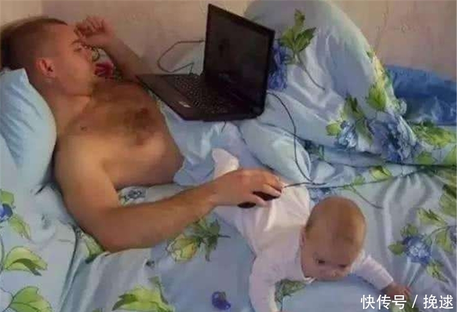 崩溃|宝爸带娃的奇葩方式,宝宝内心是崩溃的,网友:确定是亲生的吗?