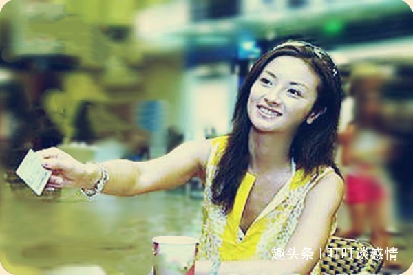 |婆婆把儿媳妇当保姆,妯娌和大姑姐笑话,一年后她们无法攀比