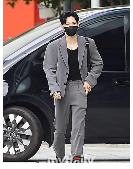 韓國男團「MD PHOTO」 韓國男團AB6IX成員田雄出演《崔華靜的Power Time》節(jié)目