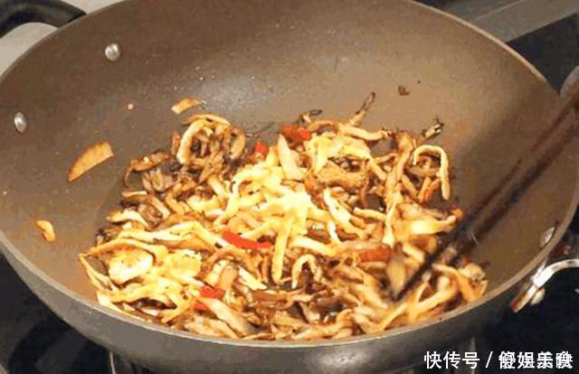 春天,这菜多给孩子吃,3元做一盘,骨骼发育长得高,比牛奶管用