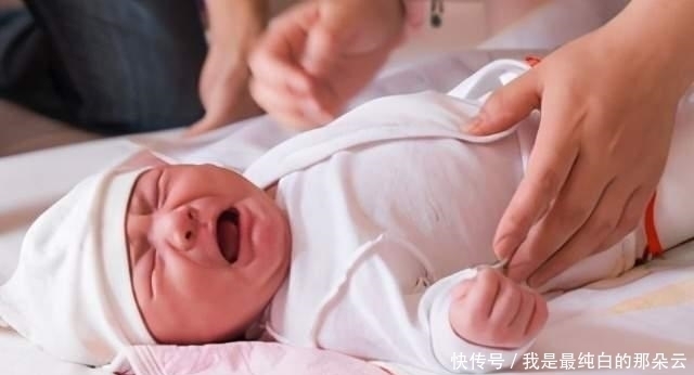 宝妈|宝宝出生多久认识妈妈,有以下表现,说明娃已经从心里开始依赖你