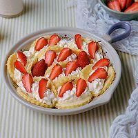 草莓抱抱卷蛋糕