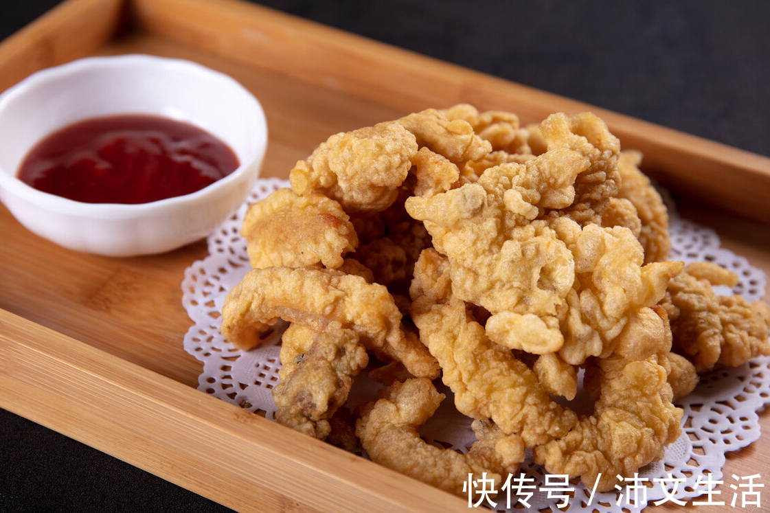 技巧|炸酥肉,究竟放不放鸡蛋?大厨教你调糊技巧,酥肉香酥不油腻