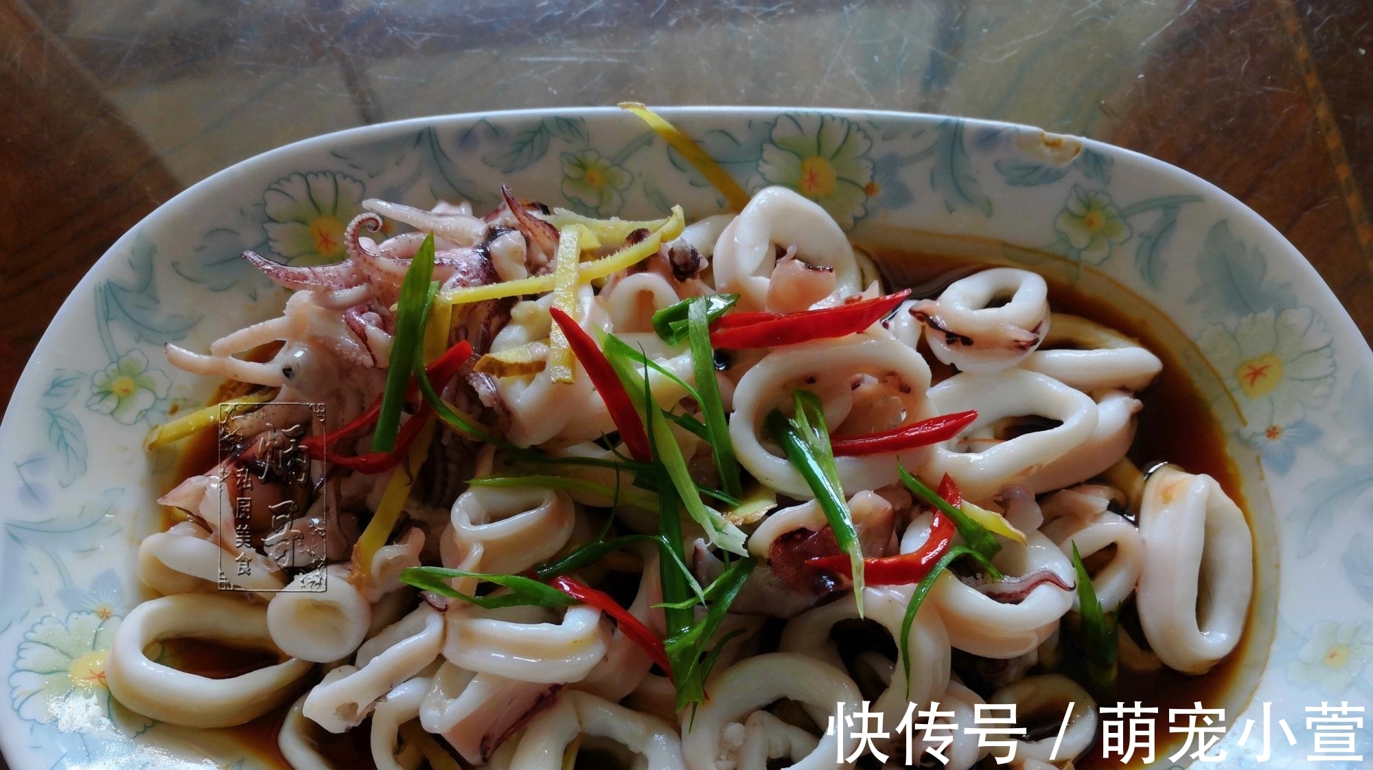 表妹晒待客晚餐,网友:南方人真舍得吃,这餐饭没七八百下不来吧