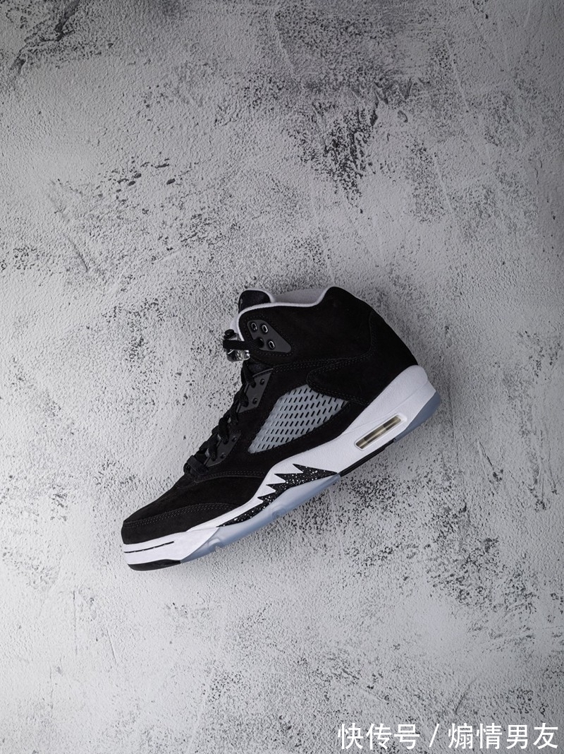 air 黑银脚趾只要千元!今年AJ集体降价快抄底!真怕冬天又涨价!