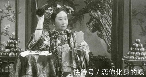 慈禧太后#荷兰画家为慈禧画了2幅肖像,其中一幅因太过真实,不敢给慈禧看