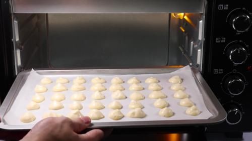 鸡蛋不蒸煮煎，营养翻倍，口感酥香入口即化，挑食宝宝也爱吃