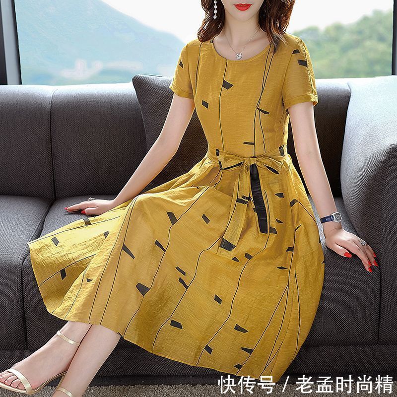 高雅灰 如此漂亮的”高雅灰“高级裙,确实有点贵,但特别受60后爱戴