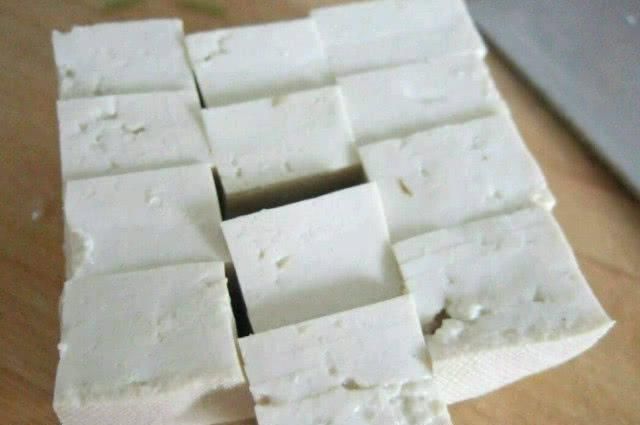 银耳|年过50岁想长寿就管住嘴,以下几种食物少吃,更利养生