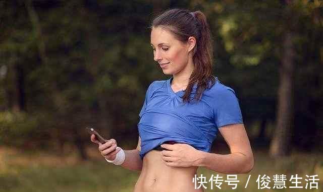 口水|为什么女人喝口水都“发胖”?医生建议:做到这5点,想不瘦都难