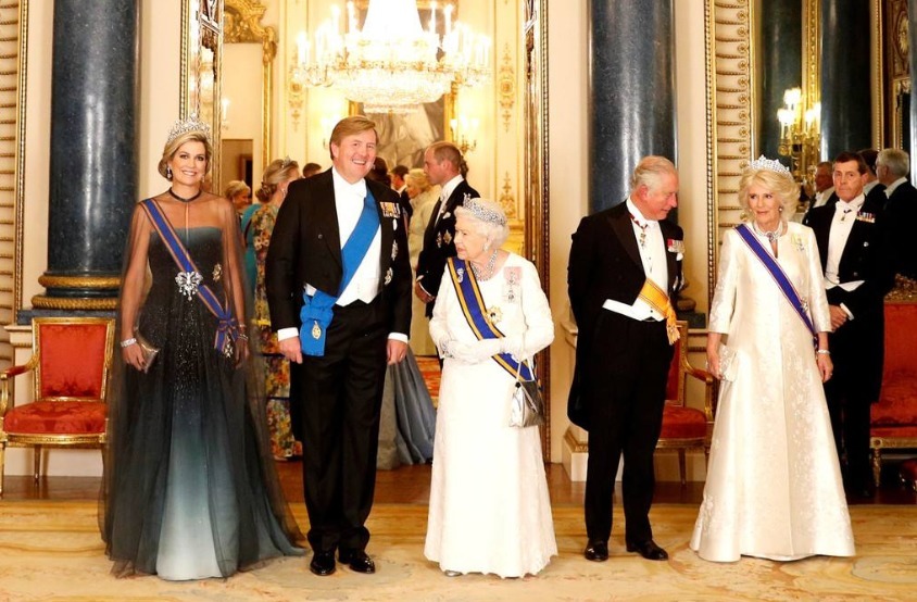 农民起义|为什么欧洲王室千年不变,而中国王朝不到三百年就要改朝换代?