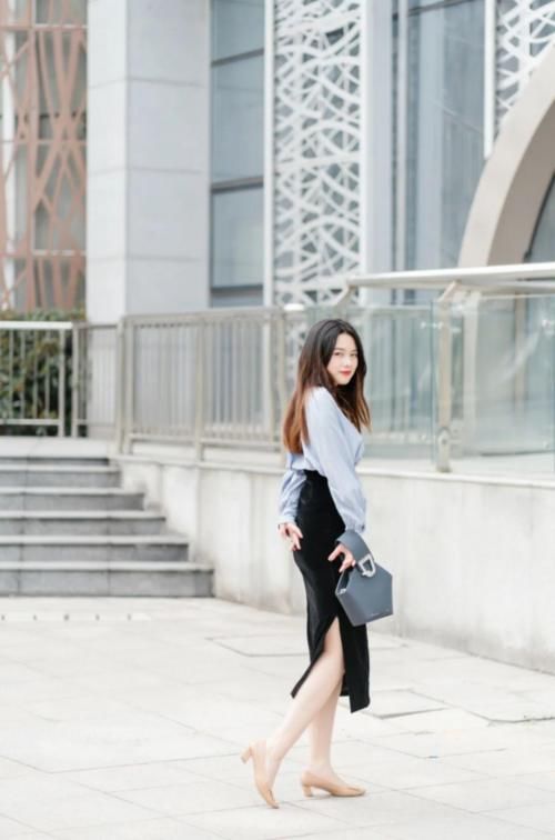 裙子 + 小白鞋，裙子 + 平底鞋，2021巨in组合 ！