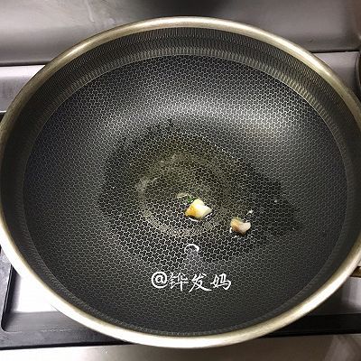 九层塔叶炒花蛤