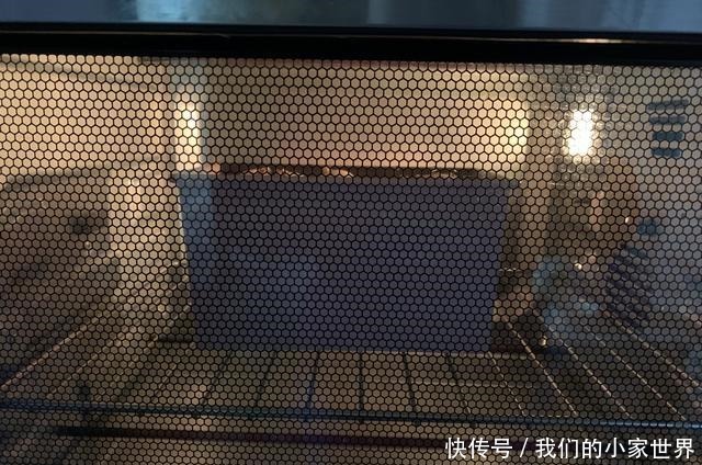 做面包时加1勺它,味道曼妙,出炉赶紧撕一块,比吐司好吃多了