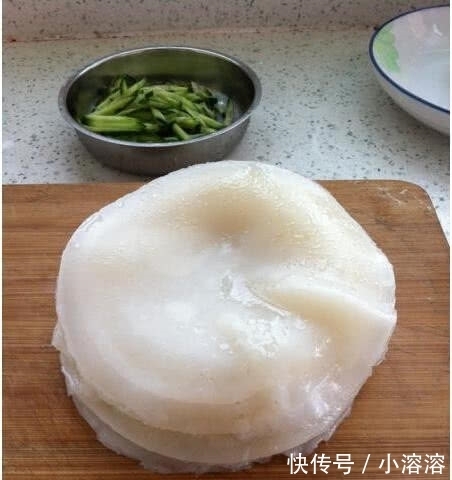 面筋|学着婆婆的方法做凉皮，没想到第一次就成功了，太简单了吧
