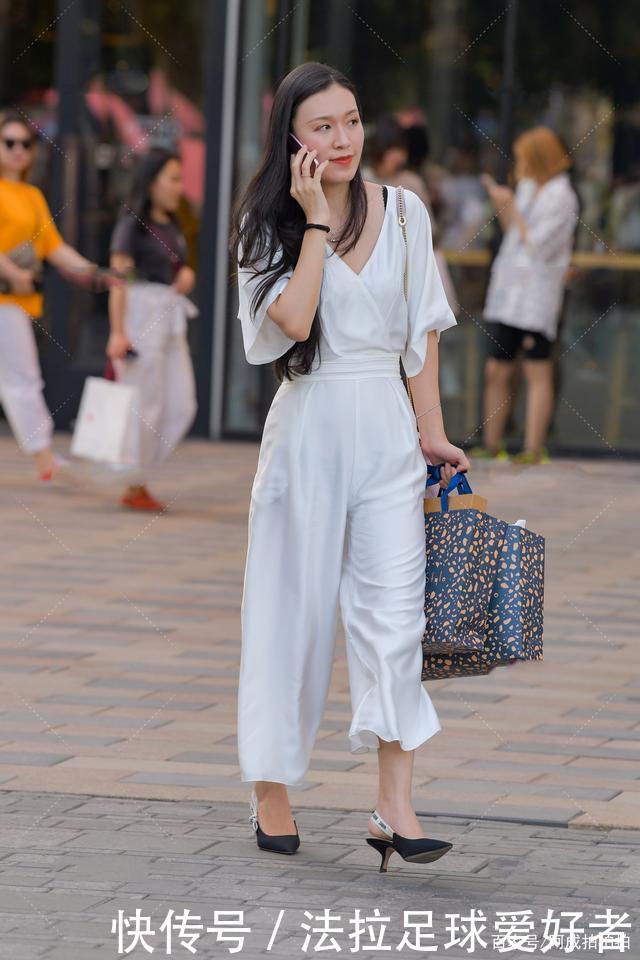 白色宽松连体裤,高贵典雅,职场风十足