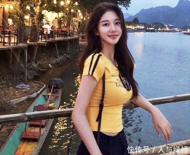 自信|一件橘黄色T恤衫，适合正值青春，绽放的你穿搭