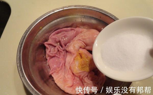 洗猪肉万万不可用清水,越洗越脏,学会这1招,脏东西自动跑光光