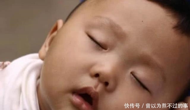 宝宝|宝宝睡觉时,若能有这3个小动作,说明大脑发育很好,家长别打扰