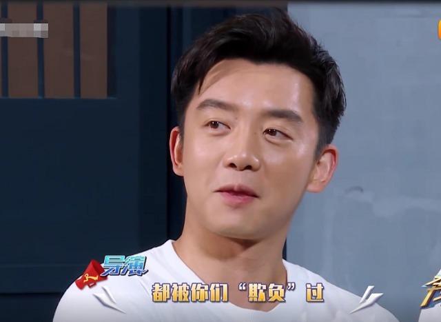 叫“郑恺”显得生疏,叫“恺哥”过于老套,导演的称呼好宠溺