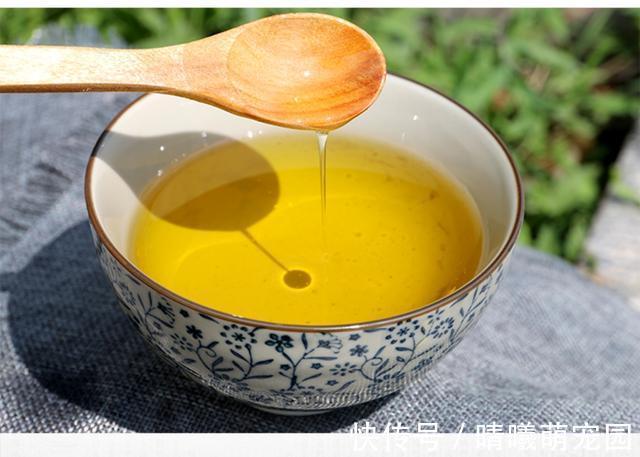 菜籽油|花生油、菜籽油、豆油,哪种更健康?建议:这“2种”油尽量少吃