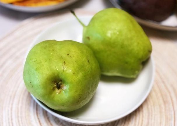 玉米别再煮着吃了，搭配鸡蛋这样做，快手又鲜香，孩子更喜欢