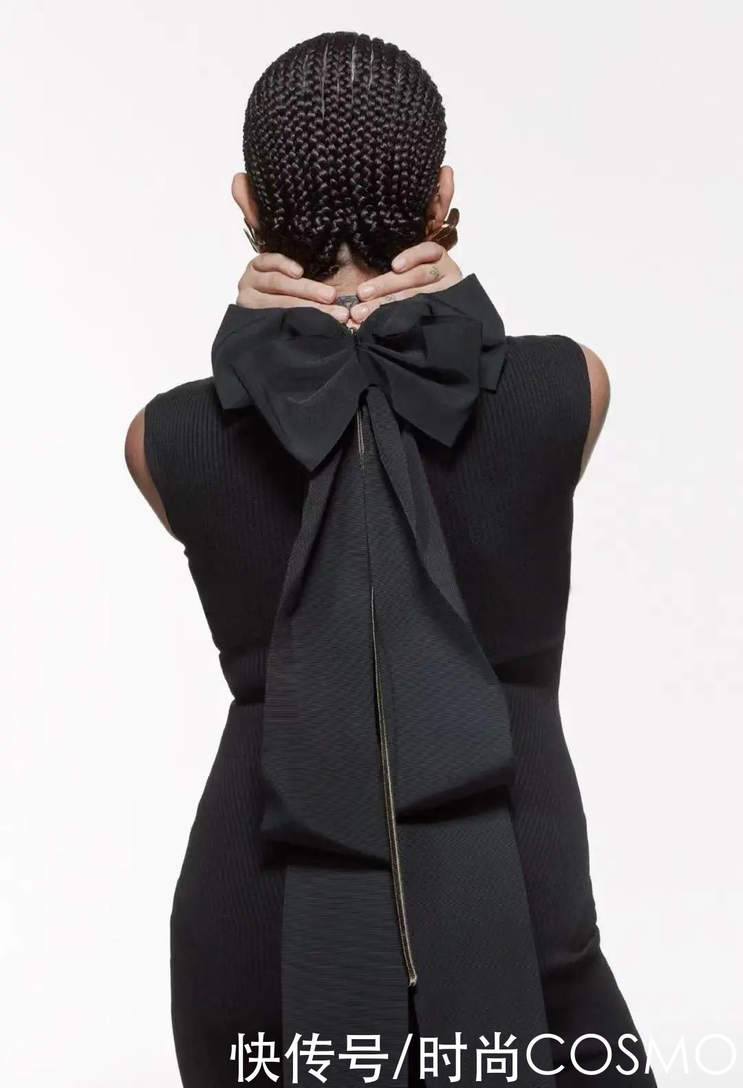 时髦办 |Alber Elbaz走了，他曾说“不尊重女性，作品就会失去灵魂”\＂,\＂i10\＂:\＂时髦办